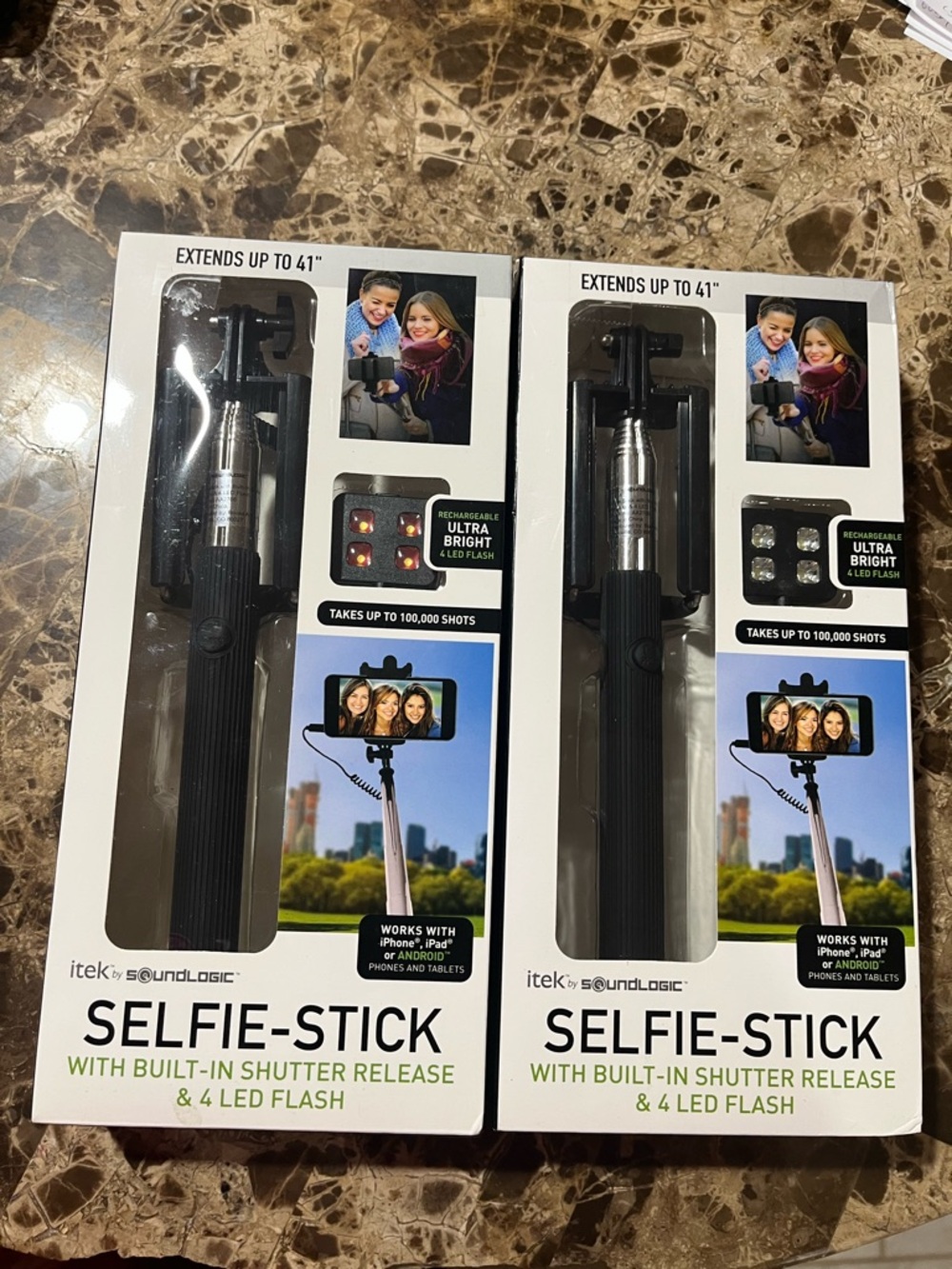 iTek by Soundlogic Selfie Stick 4 LED Flash & Shutter Release New in Box LOT